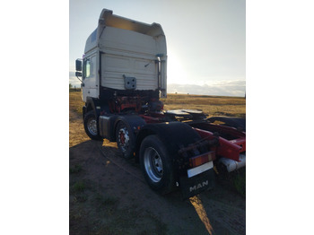 Tractor MAN 26.414: foto 5