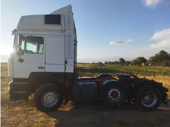 Tractor MAN 26.414: foto 4