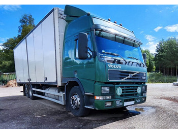 Caminhão furgão VOLVO FM12