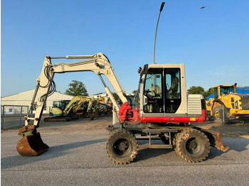 Escavadeira de rodas TAKEUCHI TB175