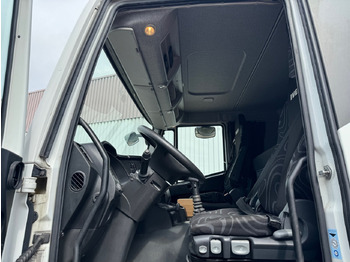 Fotografia de interior 1: Caminhão Iveco Stralis AT 190 S31FP-CM 4x2 Stralis AT 190 S31FP-CM 4x2, LBW BÄR, Ex-