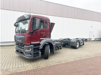 Caminhão chassi MAN TGS 26.440
