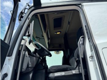 Fotografia de interior 1: Caminhão polibenne nuevo Mercedes-Benz Actros 2548 L 6x2 Actros 2548 L 6x2, Retarder, Lenk-/Liftachse, Navi, MirrorCam, MultimediaCockpit