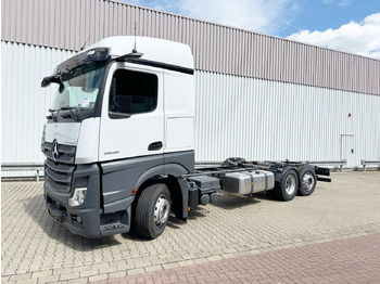 Caminhão chassi MERCEDES-BENZ Actros 2548