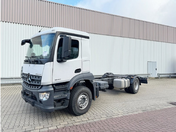 Caminhão chassi MERCEDES-BENZ Arocs 1840