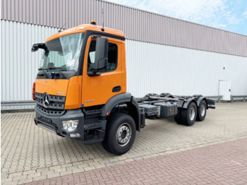 Caminhão chassi MERCEDES-BENZ Arocs