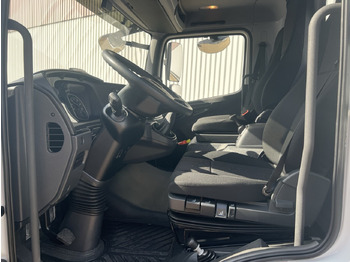 Fotografia de interior 1: Locação de Mercedes-Benz Atego 818 K 4x2 Atego 818 K 4x2, 2x AHK, Meiller-Kipper, mehrfach Vorhanden! Mercedes-Benz Atego 818 K 4x2 Atego 818 K 4x2, 2x AHK, Meiller-Kipper, mehrfach Vorhanden!