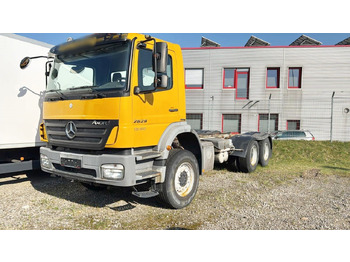 Caminhão chassi MERCEDES-BENZ Axor