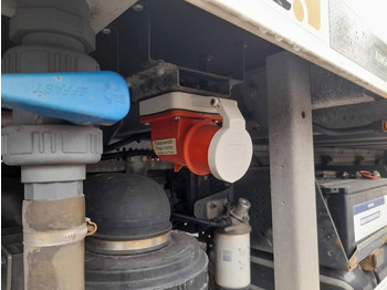 Caminhão frigorífico Volvo FL 210: foto 3