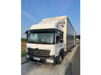 Caminhão com lona MERCEDES-BENZ Atego