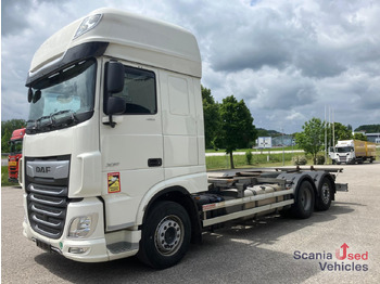 Caminhão transportador de contêineres/ Caixa móvel DAF XF 480