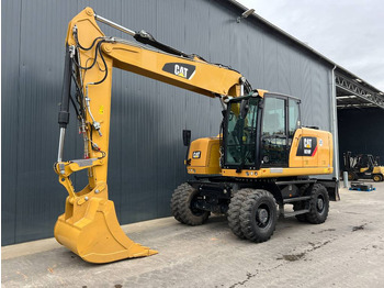 Escavadeira de rodas CATERPILLAR M318F