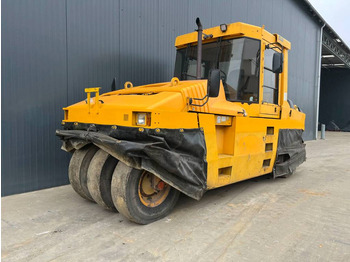 Compactador de pneus CATERPILLAR PS300B