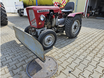 Trator URSUS