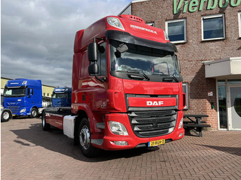 Caminhão transportador de contêineres/ Caixa móvel DAF CF 290