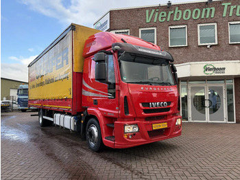 Caminhão com lona IVECO EuroCargo 120E