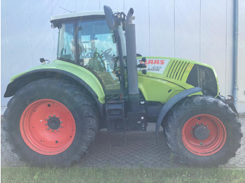 Trator CLAAS Axion 840