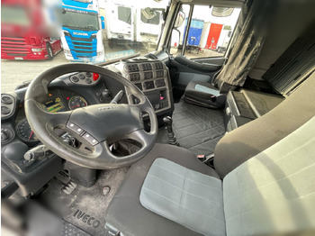Fotografia de interior 1: Tractor IVECO STRALIS 500
