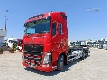 Caminhão transportador de contêineres/ Caixa móvel VOLVO FH500: foto 2
