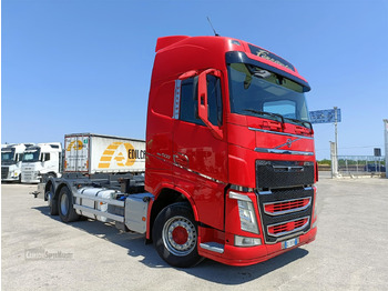 Caminhão transportador de contêineres/ Caixa móvel VOLVO FH 500