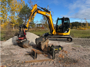Escavadeira JCB 8085