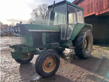 Trator JOHN DEERE 3130