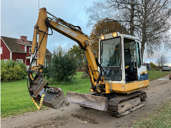 Escavadeira KOMATSU