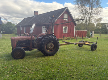 Trator MASSEY FERGUSON