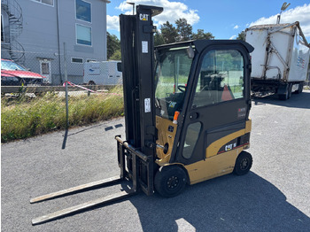 Equipamento de movimentação CATERPILLAR EP16