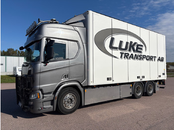 Caminhão furgão SCANIA R 500