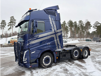 Caminhão VOLVO FH 500