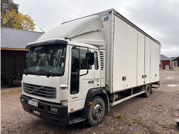 Caminhão VOLVO FL 220