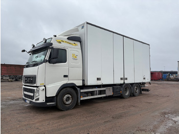Caminhão furgão VOLVO FH