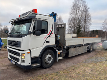 Caminhão grua VOLVO FM
