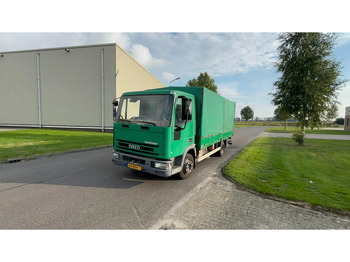 Caminhão com lona IVECO EuroCargo