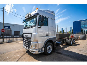 Caminhão chassi DAF XF 510