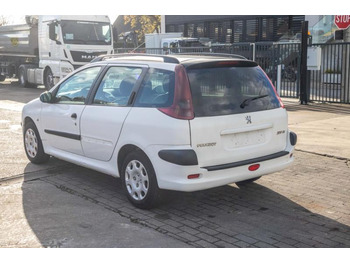 Automóvel Peugeot 206 SW: foto 4
