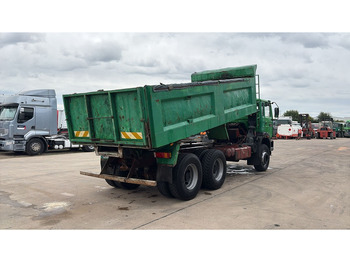 Caminhão basculante Renault G 300 MAXTER (GRAND PONT / POMPE MANUELLE / 6X4): foto 5