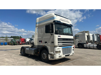 Tractor DAF 95 XF 380 (BOITE MANUELLE / EURO 3 / MANUAL GEARBOX / TRES BONNE ETAT): foto 3