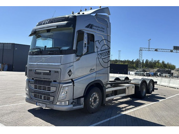 Caminhão chassi Volvo FH540: foto 2