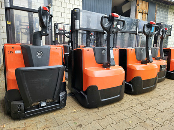 Locação de Toyota SWE 200D Toyota SWE 200D: foto 3