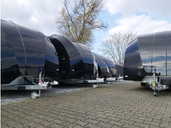 Locação de  BJT Race Transporter 6 550x235x189cm black elektrisch kippbar ASR Tridem 10" 3500kg Modell 2024 BJT Race Transporter 6 550x235x189cm black elektrisch kippbar ASR Tridem 10" 3500kg Modell 2024: foto 1