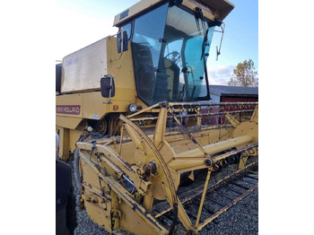 Ceifeira debulhadora NEW HOLLAND