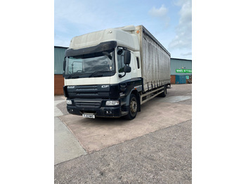 Caminhão com lona DAF CF 65 250
