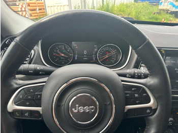 SUV JEEP: foto 4