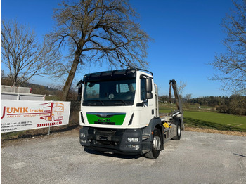 Caminhão multibenne MAN TGM 15.290