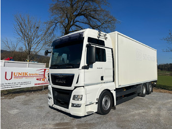 Caminhão furgão MAN TGX 26.440