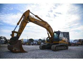 Escavadora de rastos CASE