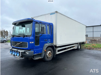 Caminhão furgão VOLVO FL6
