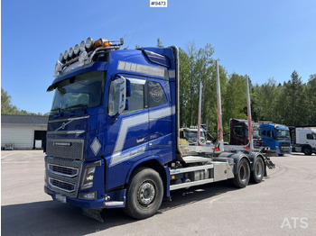 Caminhão florestal VOLVO FH16 750